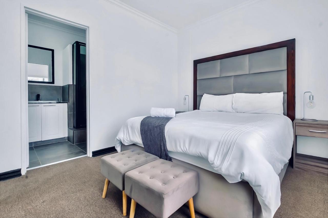 2 Bedroom 2 Bath Luxury - Sandton Cbd Johannesburgo Exterior foto